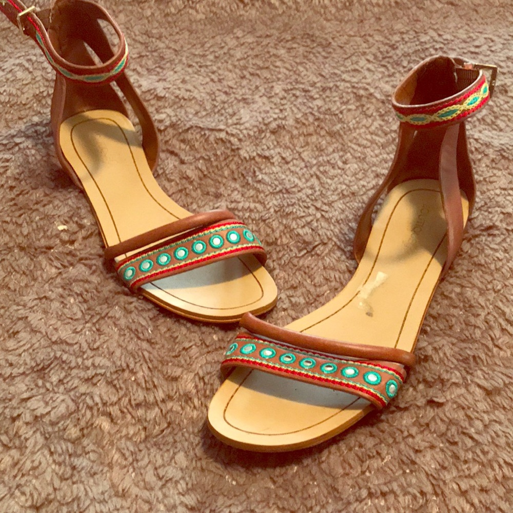 Boutique9 sandal